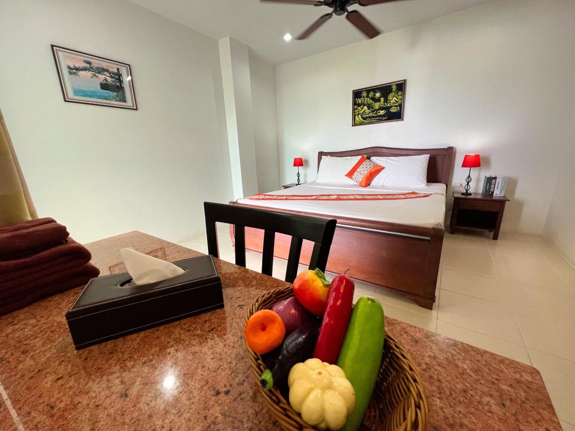 Sr Sea View Khách sạn Patong